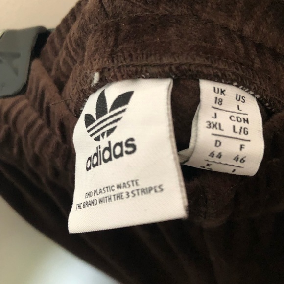 Adidas Original velour pants. Size large. Perfect condition - Picture 4 of 4